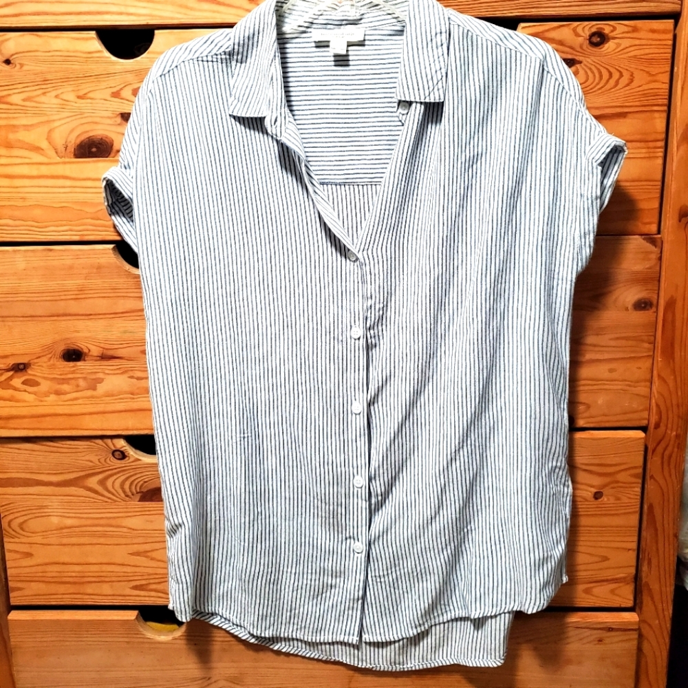 NWOT Short Sleeve Top, Size Small